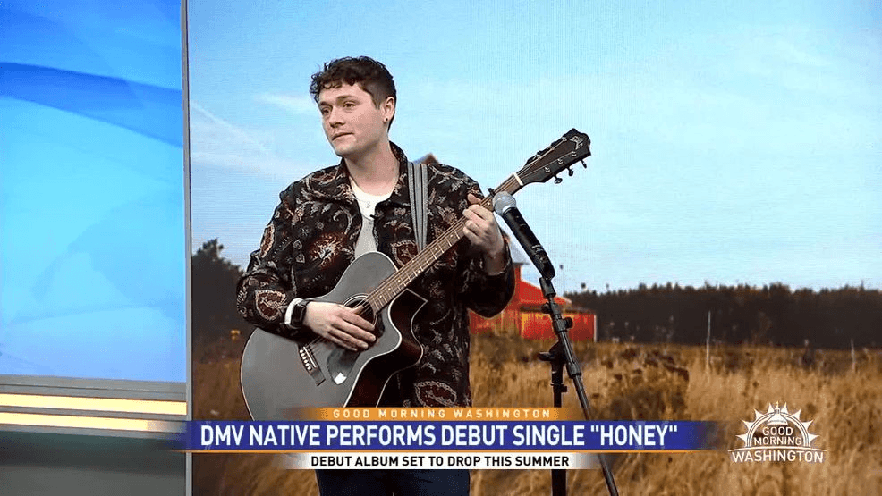 Image for story: Local musician Colton Davies returns to his roots with emotional debut single "Honey"